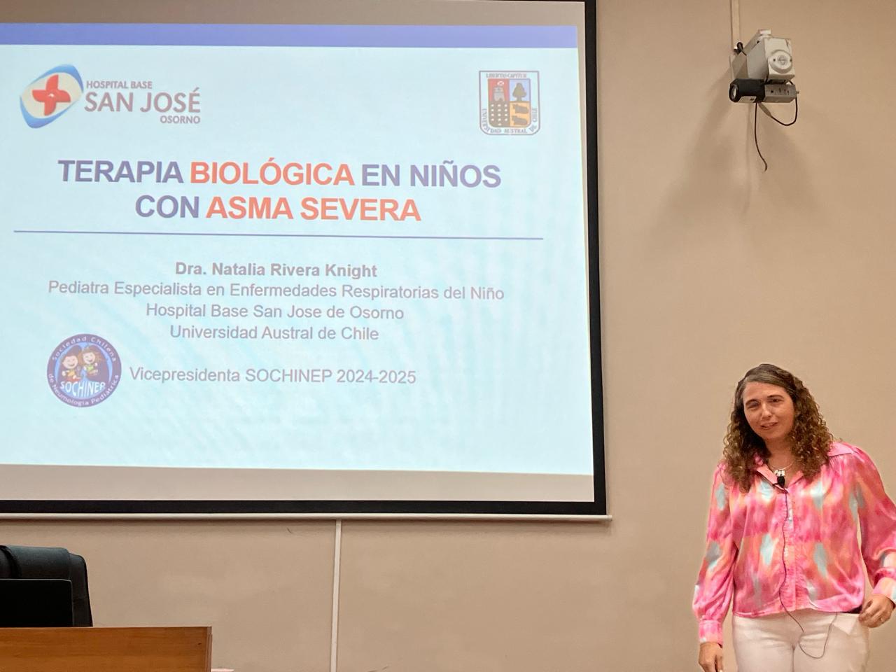 Dra. Natalia Rivera expuso el tema "Tratamientos con biológicos en asma grave. Experiencia regional"